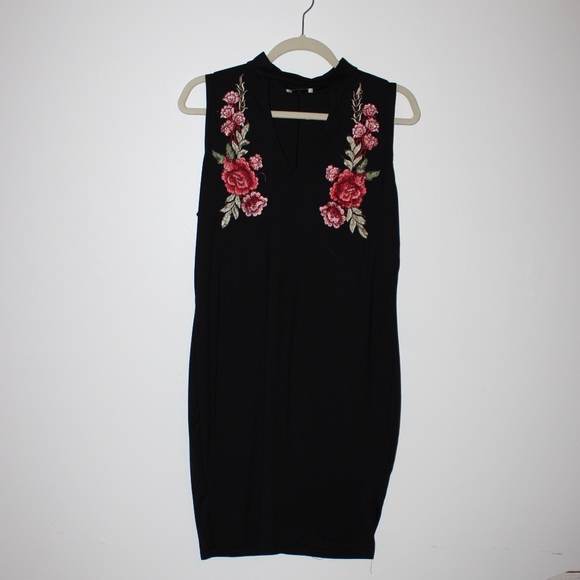 Boohoo Plus Dresses & Skirts - Bodycon Dress with Choker and Embroider Detail